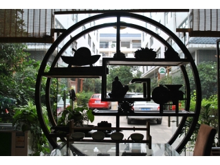 风雅茗渊店里的几架 (2图)