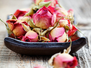 时尚新主张：喝花草茶驻颜